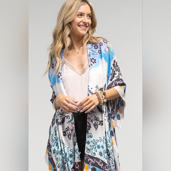 Sky Blue Paisley & Floral Print Silky Kimono w/ Geometric Shapes Border - Picture 4 of 5